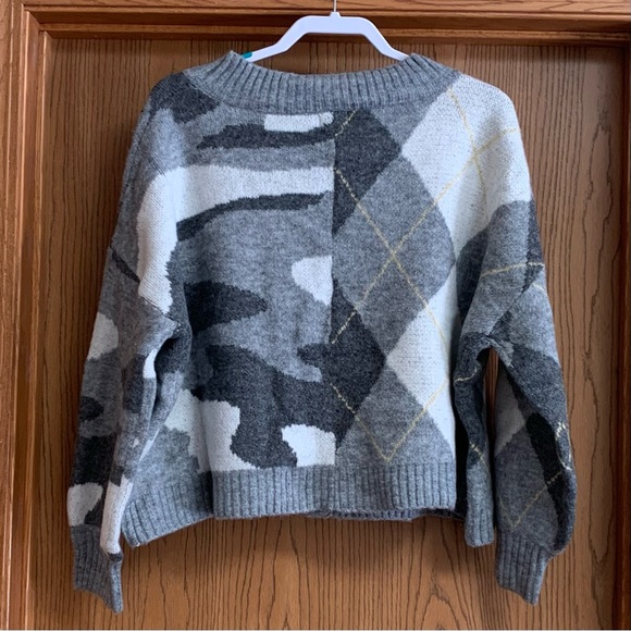 POL sweater - Picture 2 of 3
